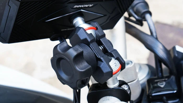 INNOVV anti-theft knob full real mounting shot on N2 motorcycle screen bracket